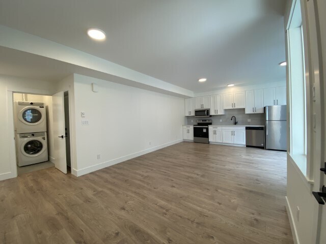 Photo du bâtiment - 1343 Langara Dr