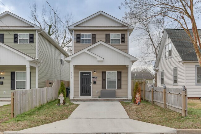 Foto del edificio - 377 Leeland Ave