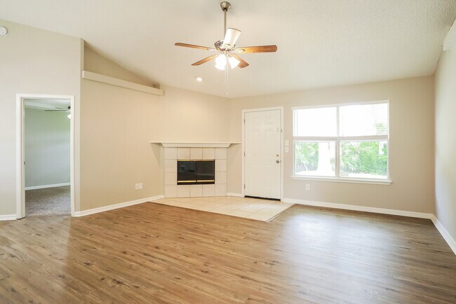 Building Photo - 2520 Ambrosia Dr