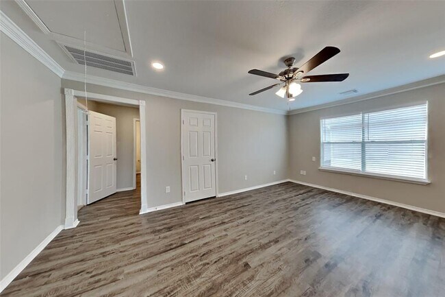 Foto del edificio - 3730 Bent Springs Ln