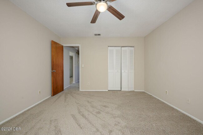 Building Photo - 927 E Millard Ct