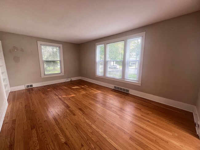 Foto del edificio - Two Bedroom Duplex - Located just Outside ...