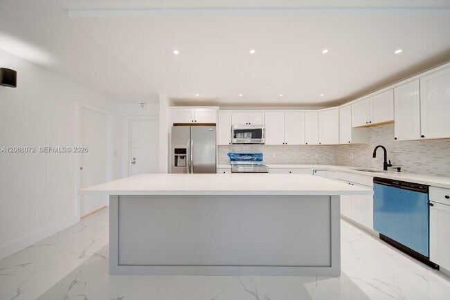 Building Photo - 14840 Naranja Lakes Blvd