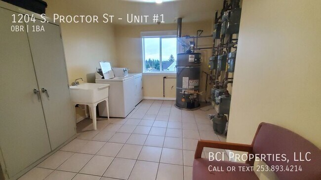 Building Photo - 1204 S Proctor St