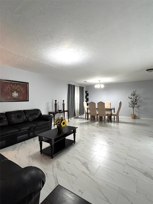 Building Photo - 23126 S Waterlake