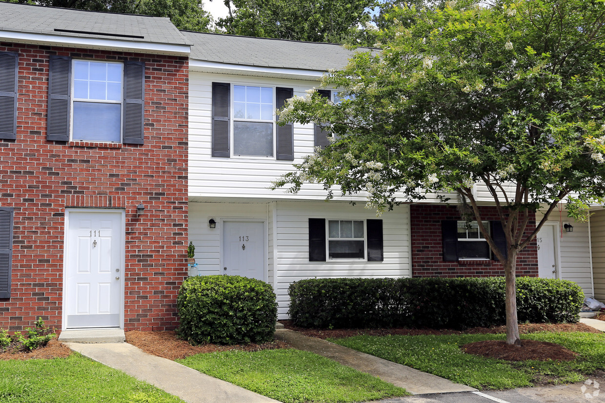 Primary Photo - Bridge Pointe Apartments and Townhomes