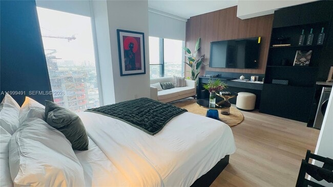 Building Photo - 20 NE 11th St