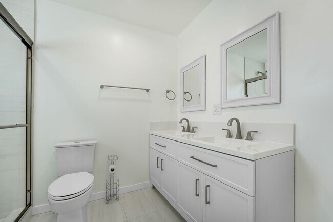 Foto del edificio - 22567 Leadwell St