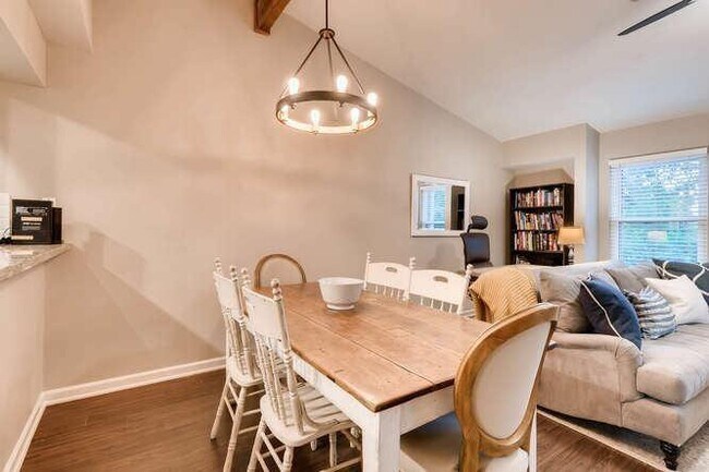 Building Photo - 5313 Indio Dr