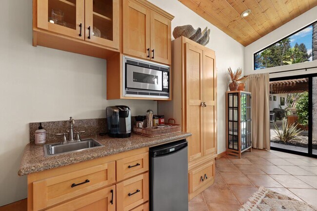 Building Photo - Beautiful, Detached Room for Rent - Mount ...