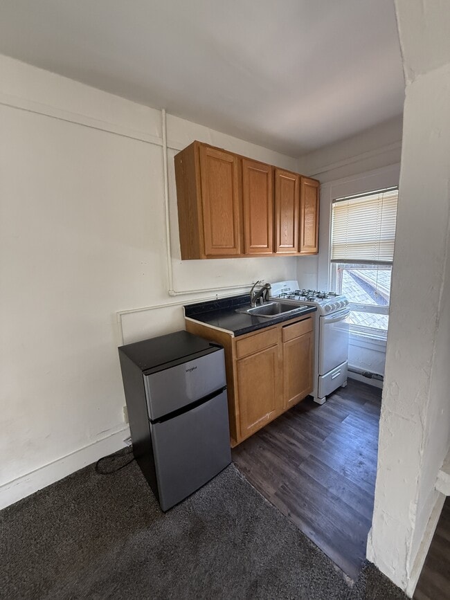 Interior Photo - 632 Howard Place