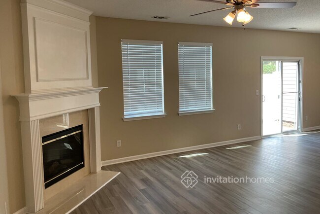Building Photo - 407 Windstone Trail