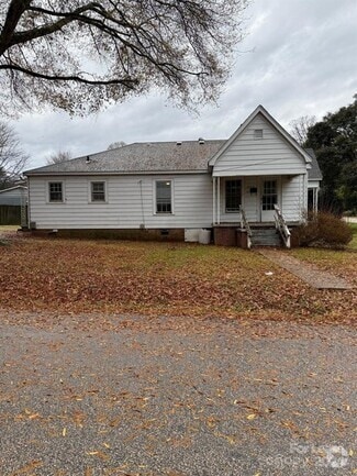 Building Photo - 703 Louise Ave