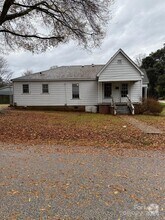 Building Photo - 703 Louise Ave