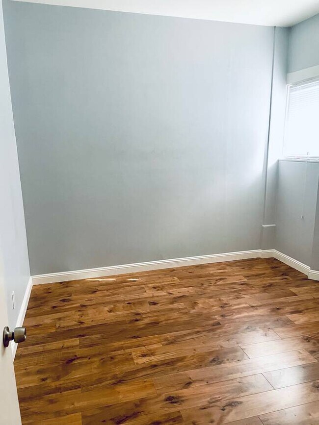 Bedroom 1 - 2001 Stockton St