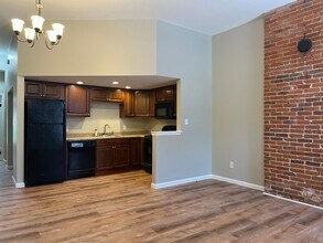 Building Photo - 2405 Menard St