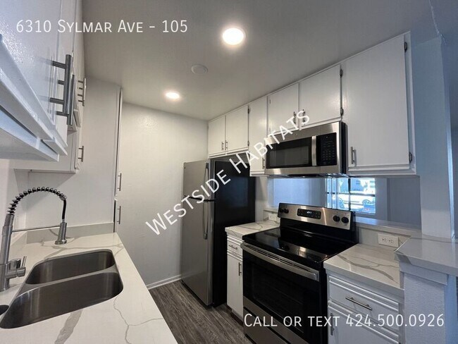 Foto del edificio - 6310 Sylmar Ave