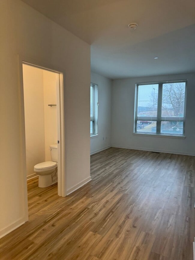 Building Photo - 4822 157th St