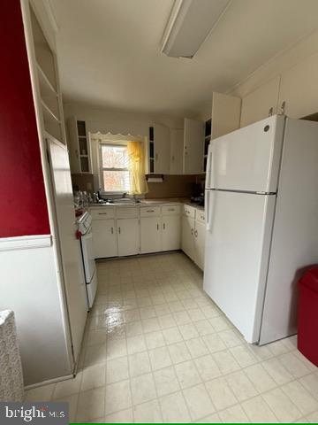 Foto del edificio - 328 S Broadway