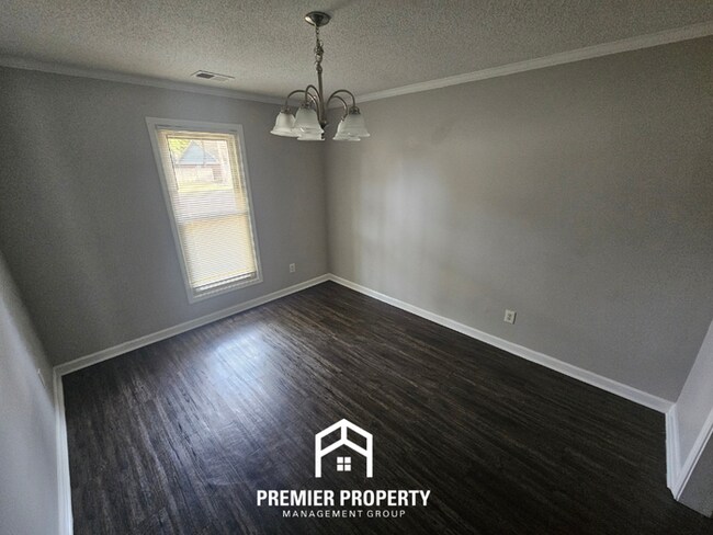 Foto del edificio - 6627 Winding Birch Dr