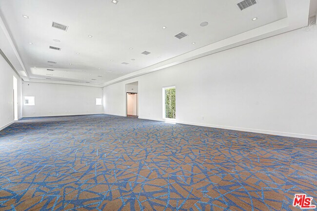 Building Photo - 2614 Alsace Ave