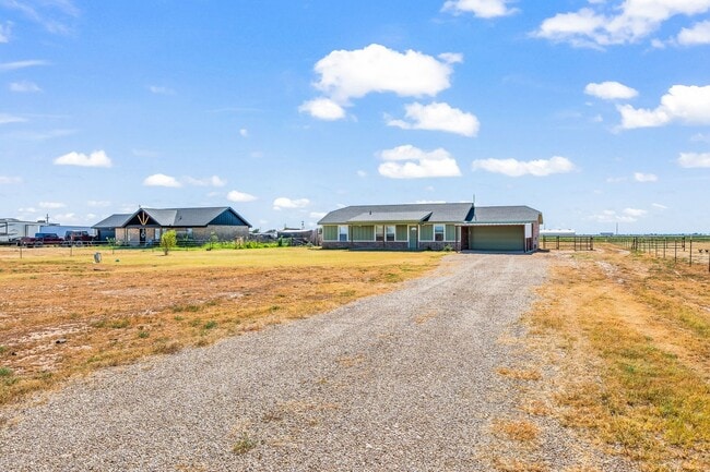 Building Photo - 224 F M 789