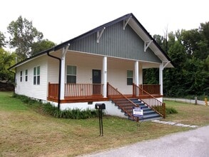 Building Photo - 87 Arcadia St