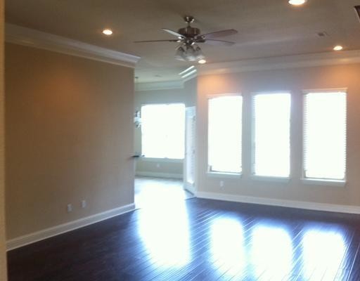 Foto del edificio - 703 SW Elmside Dr