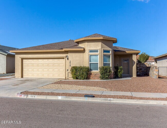 Foto del edificio - 5819 Redstone Rim Dr