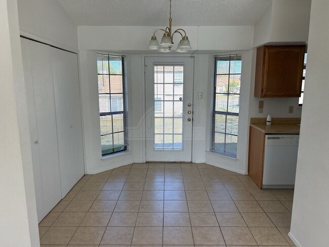 Building Photo - 1801 Lea Ann Dr