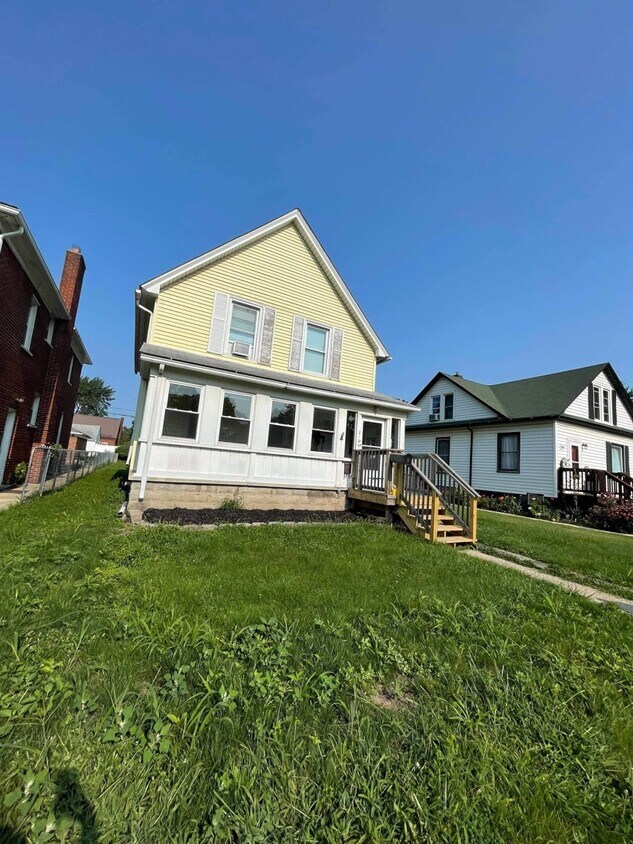 Primary Photo - 2166 3rd St