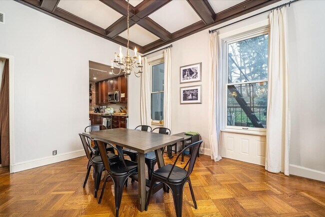 Foto del edificio - 829-831 Hudson St