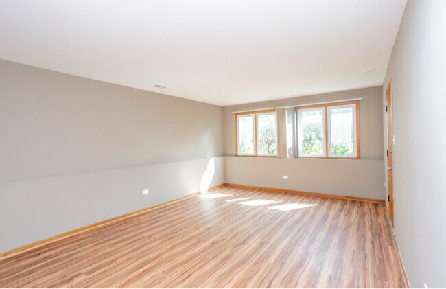 Foto del edificio - 7840 Cronin Ave