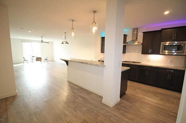 Foto del edificio - 4002 Tradewinds Dr