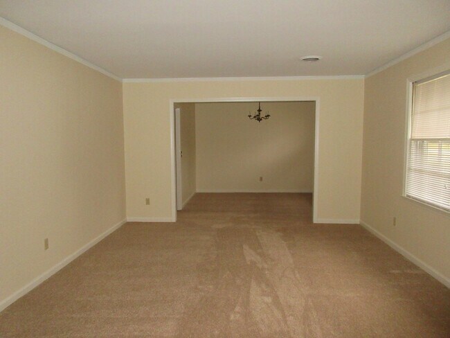Building Photo - 1843 Hialeah Pkwy