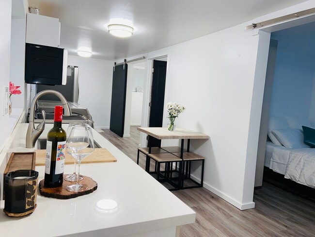 Building Photo - 2440 Wickstrom Pl SW