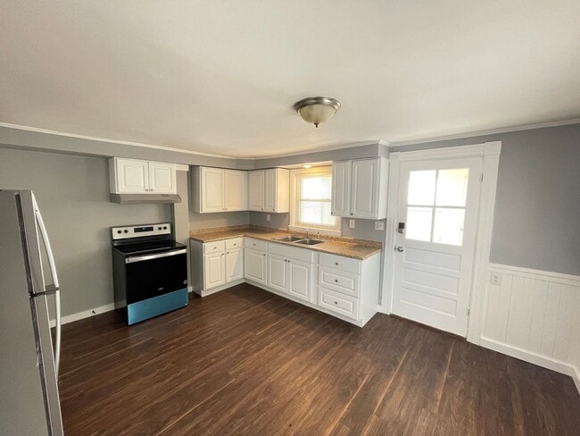 Foto del edificio - 114 S Jewett St