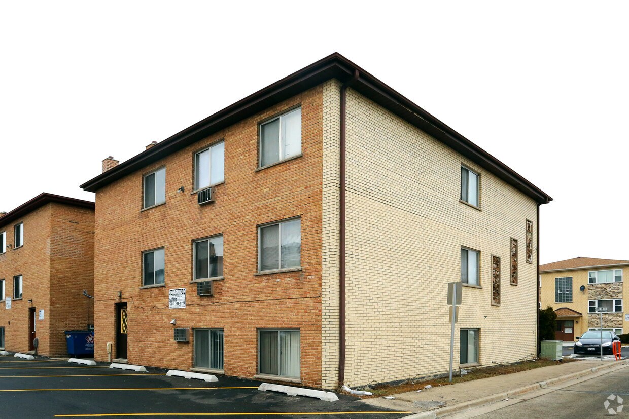 Foto del edificio - 10451 Betty Ct