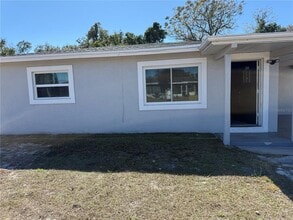 Building Photo - 204 6th Jpv St