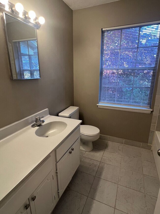 Building Photo - 321cam