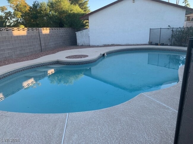 Building Photo - 6860 Tara Ave