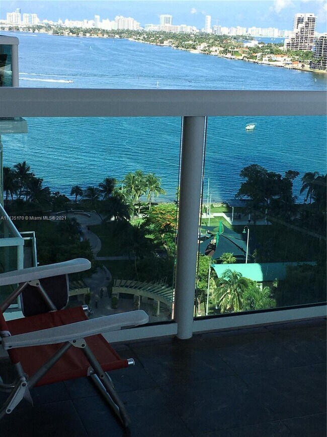 Foto del edificio - 1800 N Bayshore Dr