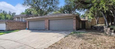 Building Photo - 2107 Mistletoe Ave