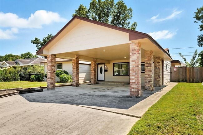 Building Photo - 5022 Balkin St