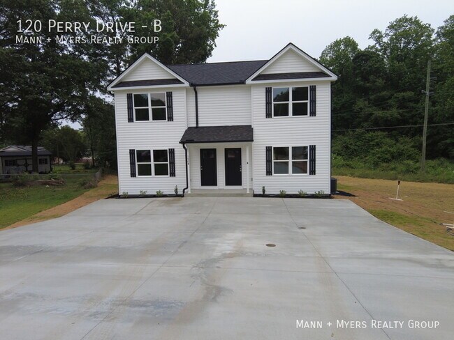 Building Photo - 120 Perry Dr