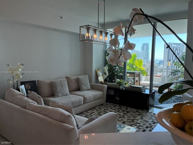 Foto del edificio - 1 br, 1 bath Condo - 350 S Miami Ave Apt 3007