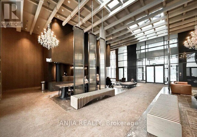 Photo du bâtiment - 8 Interchange Wy