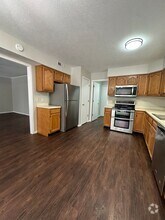 Building Photo - 3611-3613 Thornhill Cir E