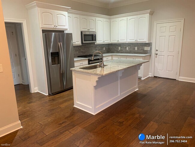 Building Photo - 3 br, 2 bath House - 110 Woodscape Dr
