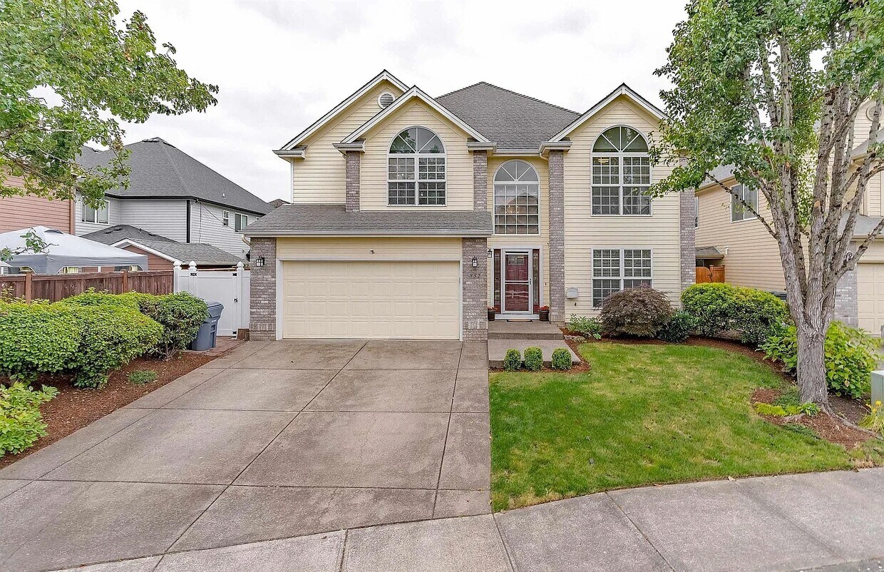 Foto principal - 852 Burgundy Ave NE